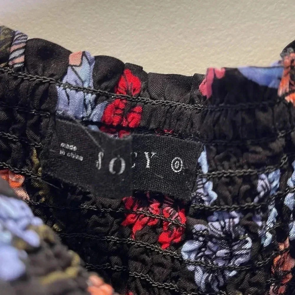 Sonsy Black Floral Off The Shoulder Shorts Romper - Picture 7 of 9